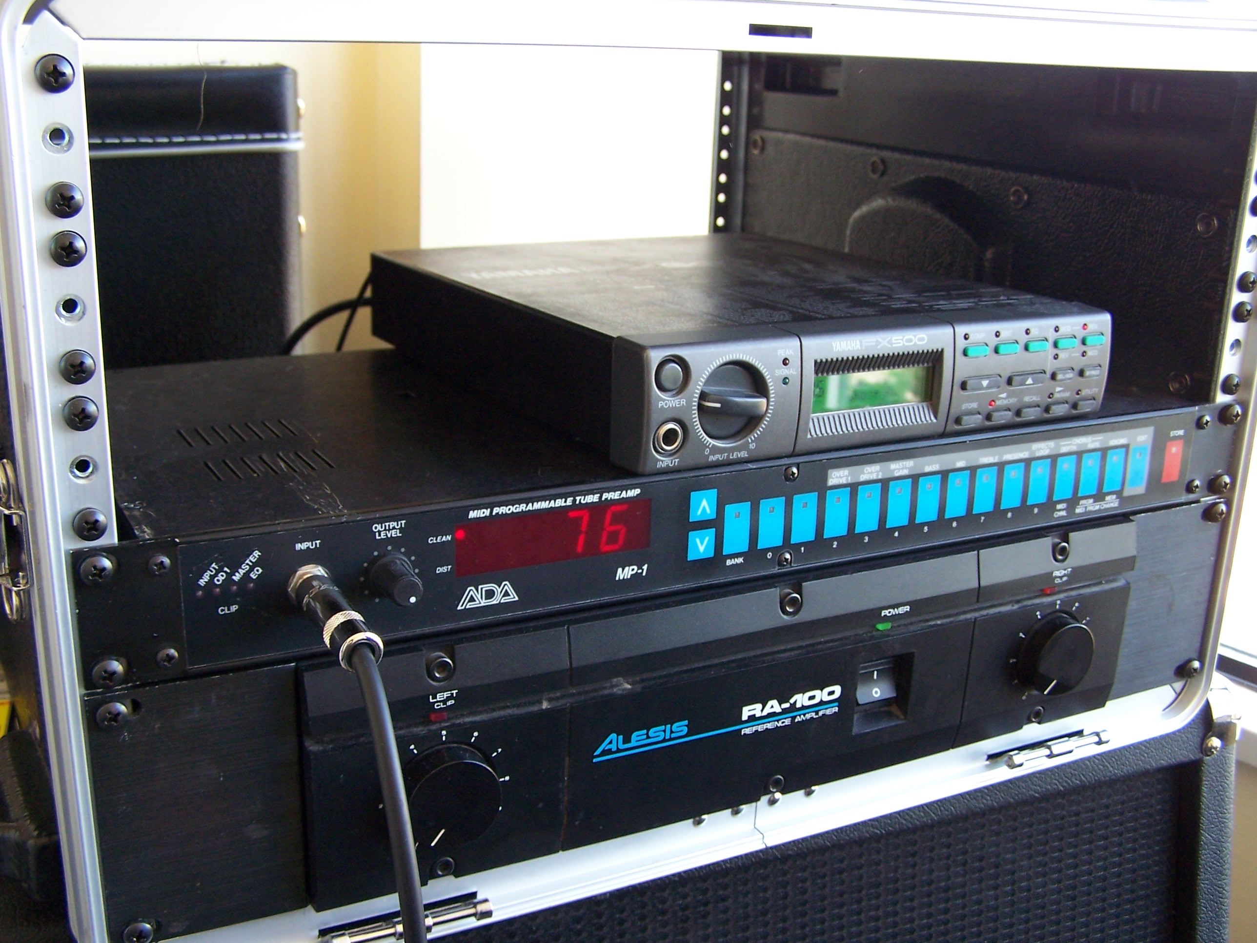 Amplifier in rack case